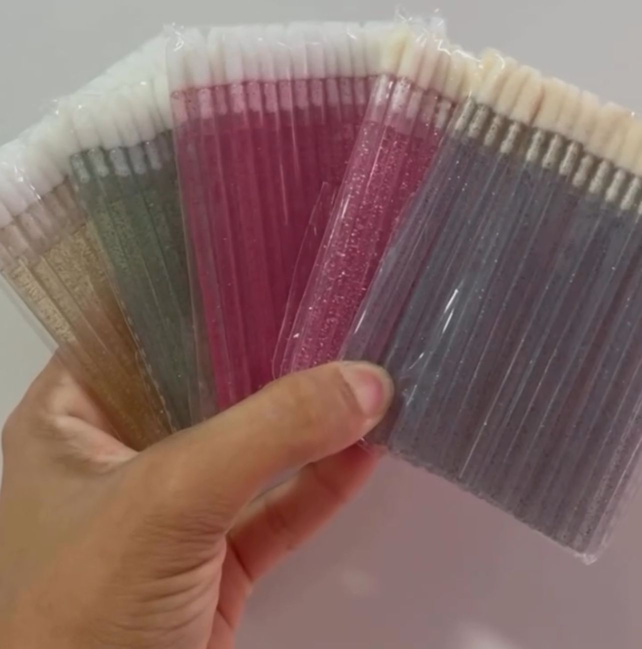 50 Unidades de Aplicador Gloss Descartável Glitter
